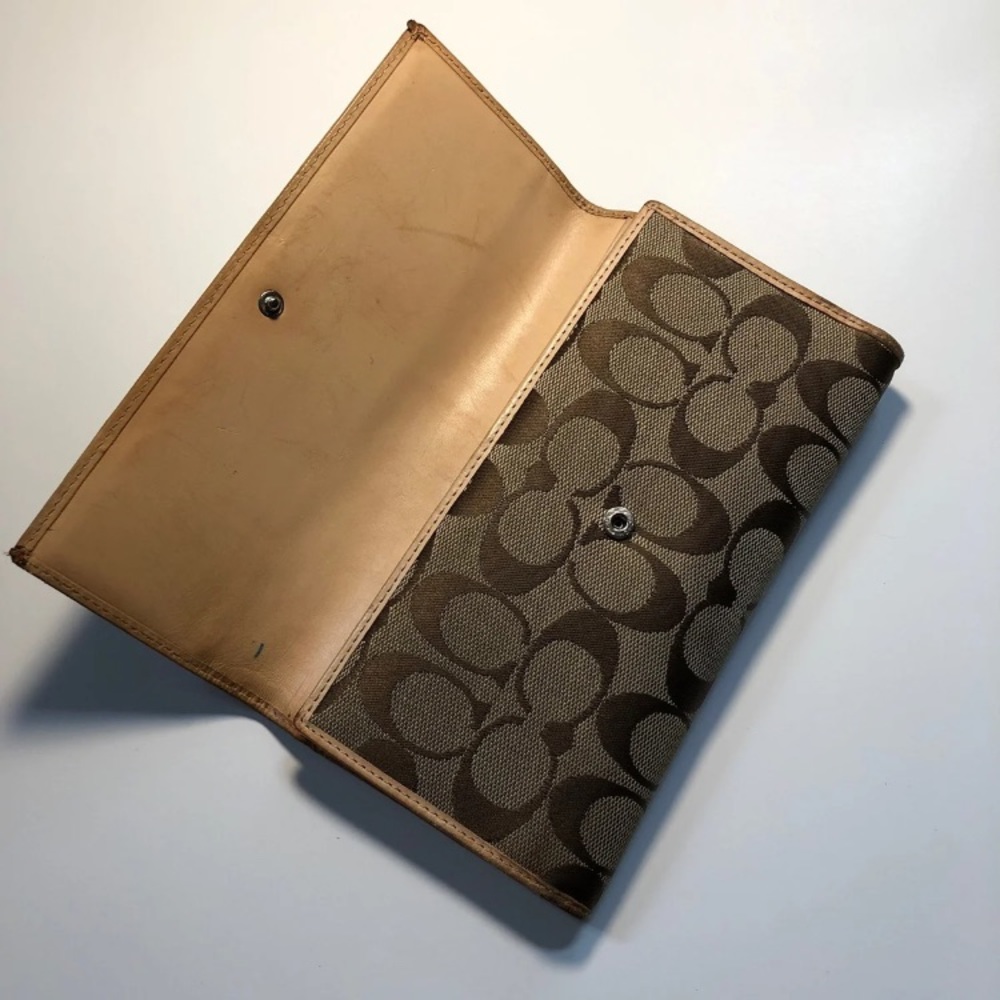 COACH Wallet - Picture 7 of 8